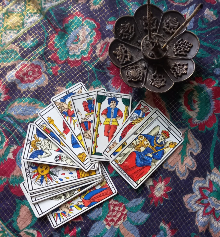 cartes-tarot-marseille-tarologue